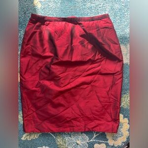 Size 8 Darby Scott 100% silk burgundy red silk pencil skirt